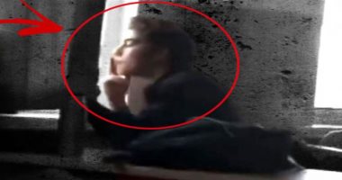 فيديو.. تدخين طالب تركى فى الفصل يثير الجدل على التواصل الاجتماعى