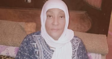 مسنة تناشد لتوفير كرسى متحرك لها: عندى بتر بالساق ونفسى أنزل الشارع
