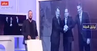 شاهد.. مواطن يفضح مذيع مكملين: أنت خائن والسيسى عمل إنجازات الأعمى يشوفها