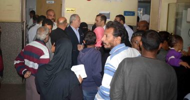 محافظ الأقصر يتابع العمل فى مستشفى الأقصر العام ويطالب بزيادة أعداد الأطباء 