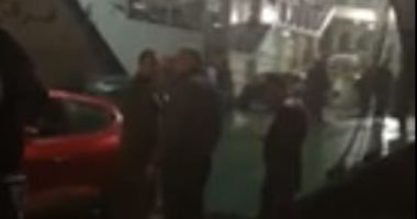 فيديو.. جيش تونس ينقذ باخرة بعد وجودها فى البحر لـ10 ساعات بسبب الضباب