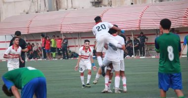 الزمالك يواجه سموحة في دوري الجمهورية 2004