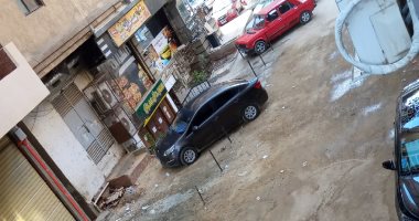 قارئة تشكو وضع المقاهى لحواجز حديدية بشارع عبد الرحمن حسنى بالهرم