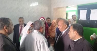 رئيس مركز الداخلة : التحقيق فى واقعة اختناق طالبات داخل مدرسة الثانوية الزراعية 