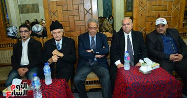 عمرو موسى ومحمد فوزى فى عزاء محمد خيرى وغياب تام لـ الفنانين