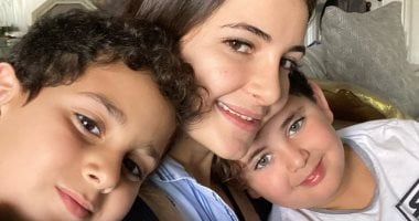 غنى ولعب وتنطيط.. شاهد دندنة شام الذهبى وأخويها التوأم لأغنية My Way