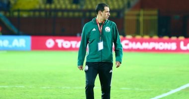 طاقم تحكيم مباراة الاهلي والهلال يعاين ملعب السلام