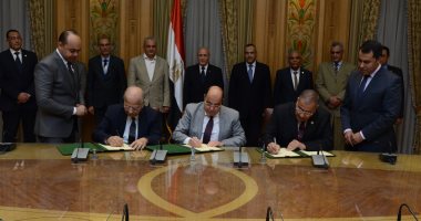 "العصار" يشهد توقيع عقد تأسيس شركة مساهمة بمجال تحلية ومعالجة المياه 