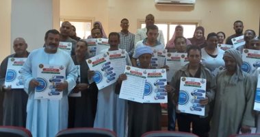 صحة الأقصر تواصل مبادرة "الحد من العدوي بالفيروسات" بصالونات الحلاقة