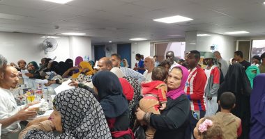 صور.. جامعة القاهرة: الكشف على 1125 حالة و8 عمليات جراحية بحلايبب وشلاتين