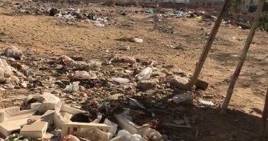 شكوى من انتشار القمامة أمام البوابة الأولى بحدائق الأهرام