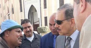 محافظ كفرالشيخ يتفقد الوحدة البيطرية بإسحاقة ويوجه بترميم وصيانة الطرق.. صور