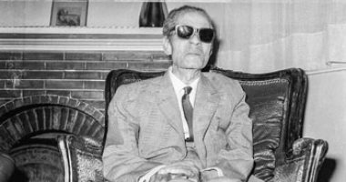 طه حسين.. 131 عاما على ميلاد نور النهضة المصرية