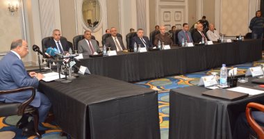 وزير التنمية المحلية للمحافظين الجدد: "انفتحوا على المواطنين وحلوا مشاكلهم"