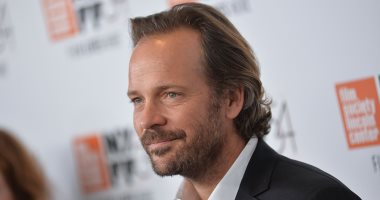 بيتر سارسجارد ينضم لكتيبة أعداء "بروس وين" في فيلم The Batman