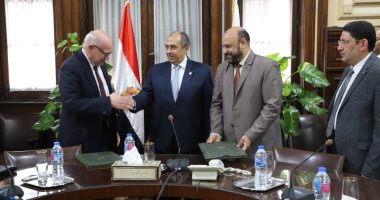 وزير الزراعة يشهد توقيع اتفاقية بين "سلامة الغذاء" و"الخدمات البيطرية"