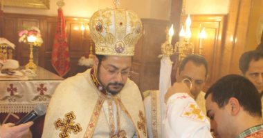 "يا أم النور.. ابنك بالمجد تجلى".. الكاثوليك يحتفلون بعيد "الحبل بلا دنس".. الانبا باخوم يدشن تمثالًا للعذراء وفريق الكنيسة يرتل لها المدائح والأطفال يطوفون بأيقونتها طلبًا للبركة.. فيديو وصور