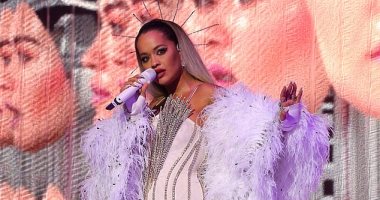 فيديو وصور.. ريتا أورا تظهر بحذاء من Saint Laurent بـ 6855 جنيه استرليني