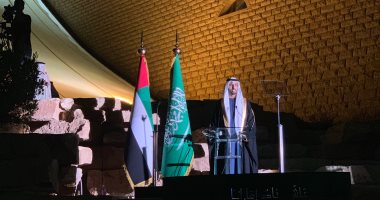 أنور قرقاش يحتفل باليوم الوطنى للإمارات فى المملكة العربية السعودية