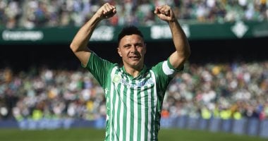 فيديو.. خواكين يدخل التاريخ كأكبر لاعب يسجل "هاتريك" فى الدورى الإسبانى