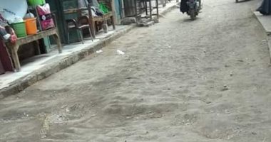 أهالى قرية الصوامعة فى محافظة سوهاج يطالبون برصف الطرق