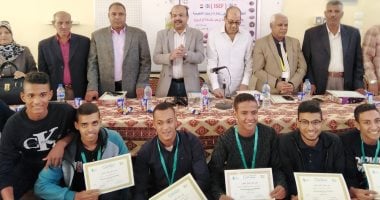 صور.. رئيس مدينة أرمنت يتفقد المعرض النهائى "أيسف للعلوم والهندسة"
