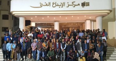 صور.. متطوعو الاتحاد الإفريقى يشاهدون عرض فيلم الفيل الأزرق بدار الأوبرا