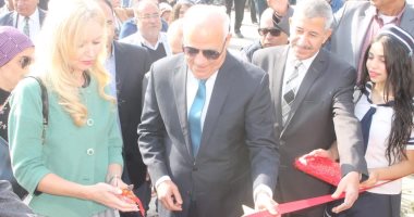 صور.. محافظ بورسعيد والقائم بأعمال سفارة روسيا بالقاهرة يفتتحان ميدان ستالينجراد