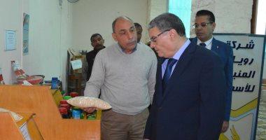 صور.. محافظ المنيا يتفقد عددًا من المصانع بالمنطقة الصناعية