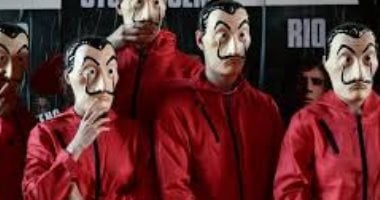 على طريقة La casa de papel.. لصوص يقتحمون بنكا بإيطاليا ويعتذرون