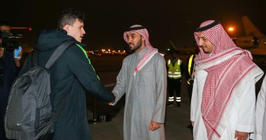رئيس الهيئة العامة للرياضة يستقبل بعثة المنتخب السعودي بعد خسارة نهائي خليجي 24
