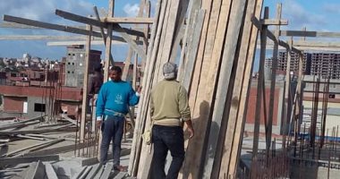 التصدى لحالات بناء مخالف بأحياء الإسكندرية.. صور