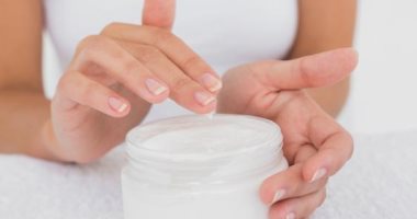 بلاش تشترى من برة.. طريقة تحضير كريم الترطيب فى البيت