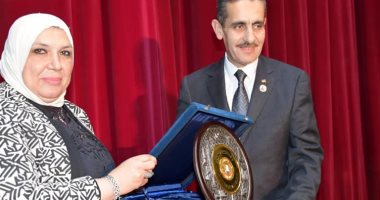 صور .. جامعة القناة تكرم الدكتور طارق رحمى محافظ الغربية فى احتفال إتحاد الطلاب