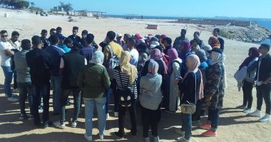 صور.. طلاب آثار أسوان يتعرفون عن قرب على المعابد لتوفير الجوانب العملية والعلمية