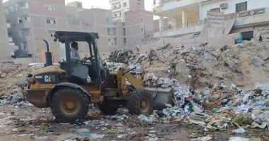 صور.. رئيس مجلس مدينة بلبيس: رفع 750 طن قمامة من 16 منطقة