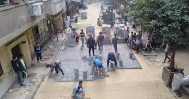 رصف وتبليط شوارع فى حى شمال الجيزة بقيمة 8 ملايين جنيه.. صور