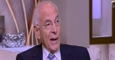 فاروق الباز: لا دليل على ادعاءات اختراق الأجسام الفضائية للكوكب الأرض