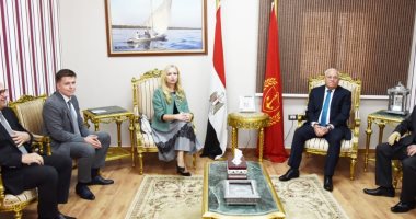 صور.. محافظ بورسعيد يستقبل القائمة بأعمال السفارة الروسية بالقاهرة