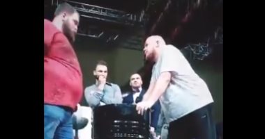 فيديو.. هزيمة مذلة لبطل العالم فى الصفع  