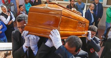 منى زكي عن سمير سيف: "في ناس عمرها ما هتتنسى و كتبت اسمها في قلوبنا"