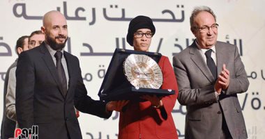جامعة مصر للعلوم والتكنولوجيا تستضيف قرينة رئيس دولة جامبيا وسفراء بأفريقيا.. ويهدى درع الجامعة لـ فاتوماته بارو.. خالد الطوخى: التعليم والصحة أوعية ازدهار القارة.. السيسى حريص على التقارب المصرى الأفريقى.. صور