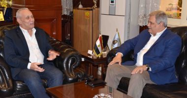 صور.. محافظ الأقصر يلتقى رئيس "القابضة للمياه" لمناقشة المشروعات الجديدة