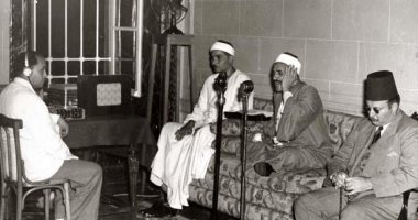 بدأ حياته مطربًا وتوفى بسبب دواء خاطئ.. 48 عامًا على رحيل الشيخ طه الفشنى.. التحق بالإذاعة صدفة.. شارك كمطرب مع أم كلثوم فى إحياء حفل زواج الملك فاروق‏.. ترك 286 تسجيلا للقرآن و14 ساعة ابتهالا وتواشيح ..صور