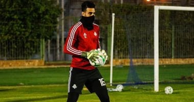 أحمد الشناوى يهرب من شريف إكرامى إلى الخليج 