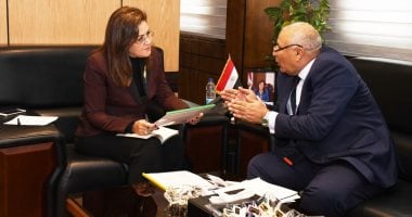 وزيرة التخطيط تلتقي محافظ الوادي الجديد لبحث سبل استثمار الفرص التنموية