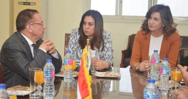 وزارة الهجرة ومحافظ دمياط تعقدان اجتماعا مع مستثمرين مصريين وأجانب بمدينة الأثاث