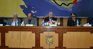 محافظ جنوب سيناء يستعرض استعدادات منتدى شباب العالم والتحول الرقمى