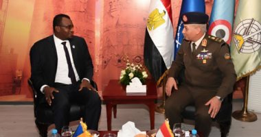 الفريق أول محمد زكى يلتقى وزير الأمن بجمهورية تشاد ونائب وزير الدفاع الفرنسى