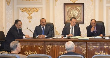 "اقتراحات النواب" توافق على صرف حافز لمعلمى الصف الثانى الابتدائى   